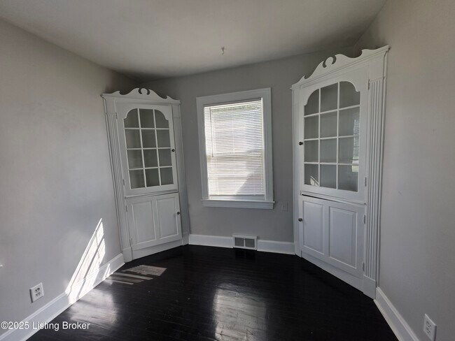 Foto del edificio - 4320 Norbourne Blvd