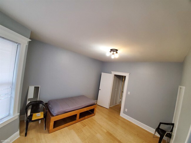 Building Photo - 3 br, 1 bath House - 131 Grace Street