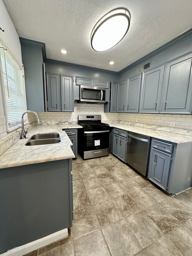 Photo - 1026 Meadow Heights Dr House