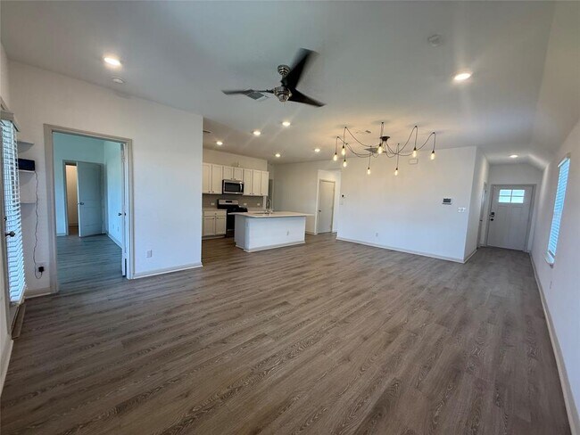 Building Photo - 235 Sweetwater Crk Ln