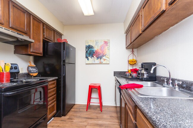 2HAB, 2BA - 909 ft² - Aspen Apartments Shreveport, LA