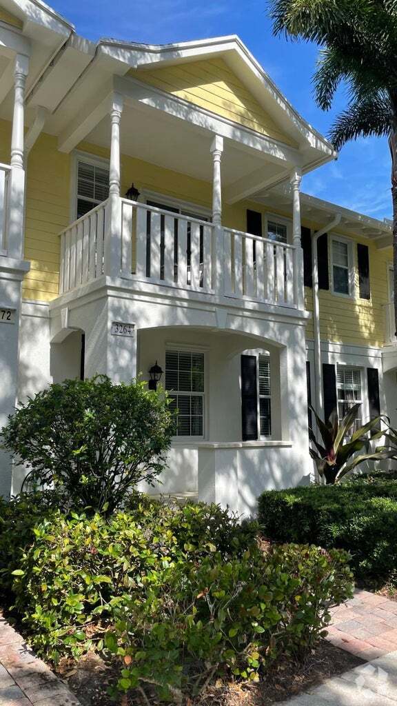 Mallory Creek Apartments for Rent with Hardwood Floors Jupiter, FL