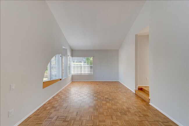 Foto del edificio - 407 Village Center Dr