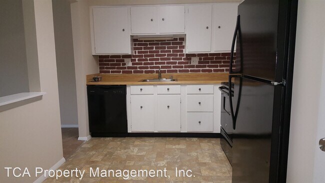 Building Photo - 3 br, 1.5 bath House - 187 Farm Road