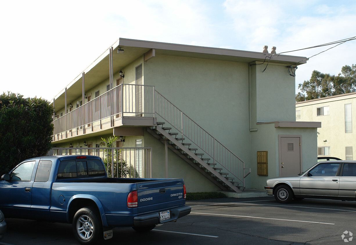 Building Photo - 2137 Elden Ave