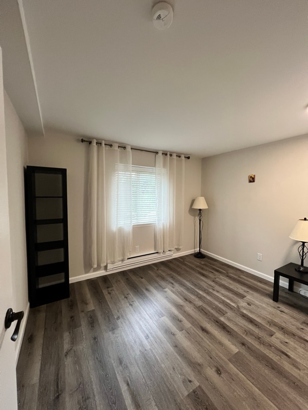 Building Photo - 1836 Colonial Village Way