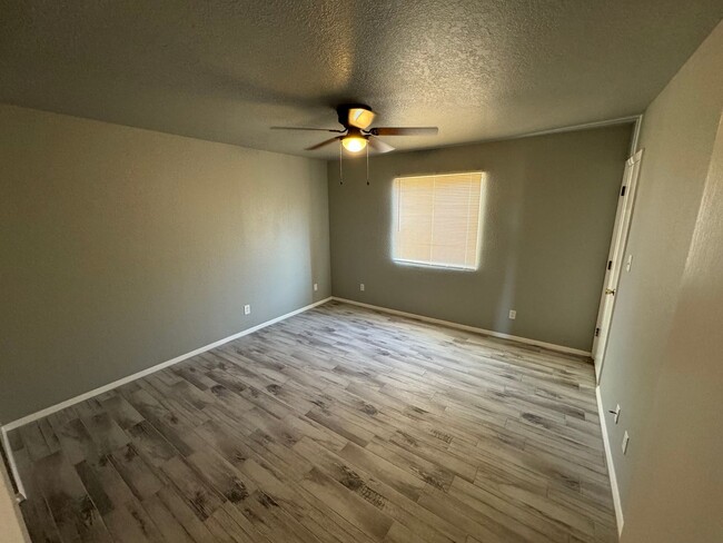 Building Photo - 2930 Claude Dove Dr