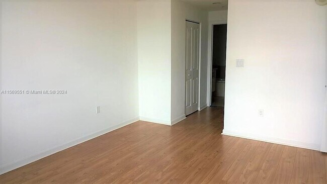 Building Photo - 7900 Harbor Island Dr