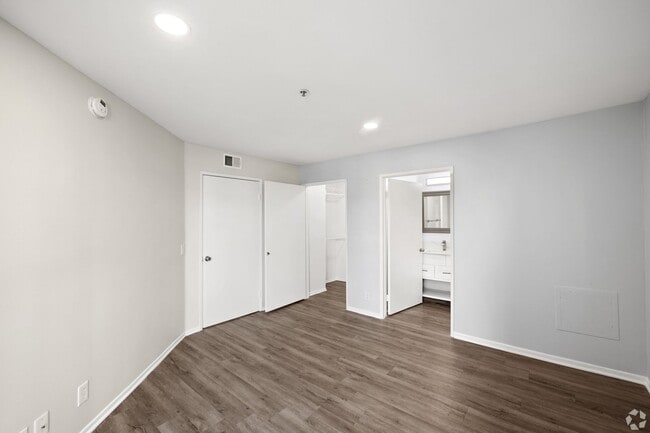 Interior Photo - 1223 Federal Ave