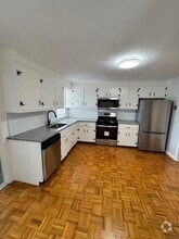 Building Photo - 40 Bourne St