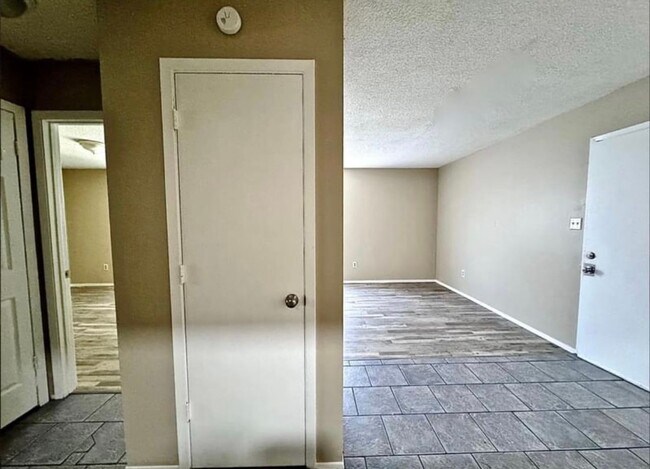 Foto del edificio - 922 W Oak Ave