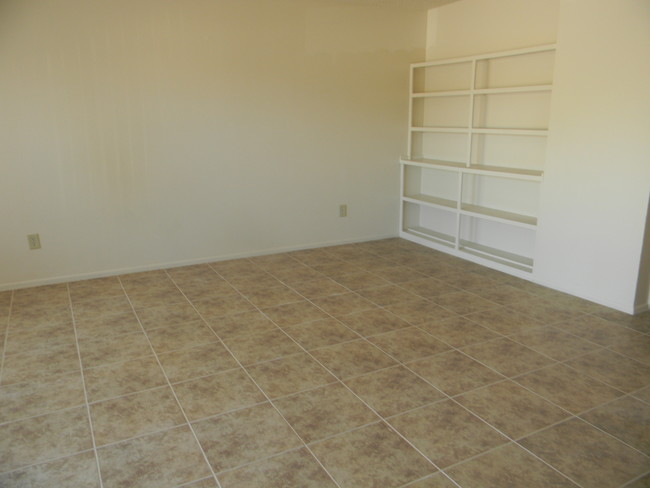 living room - 13230 N 21st Pl