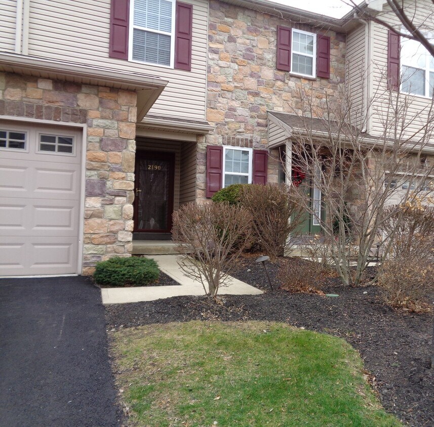 Foto principal - BEAUTIFUL FORKS TOWNSHIP TOWNHOME