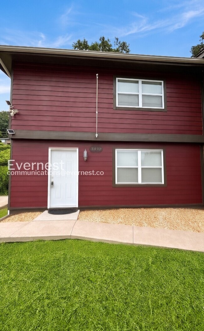 Building Photo - 3332 Roadrunner Trail