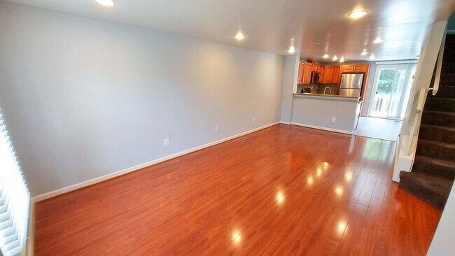 Foto del edificio - Beautifully Renovated 3 Bed, 3.5 Bath Town...