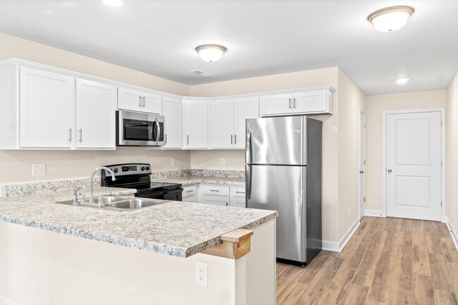 Foto del edificio - Move-in Special - TWO WEEKS FREE!!