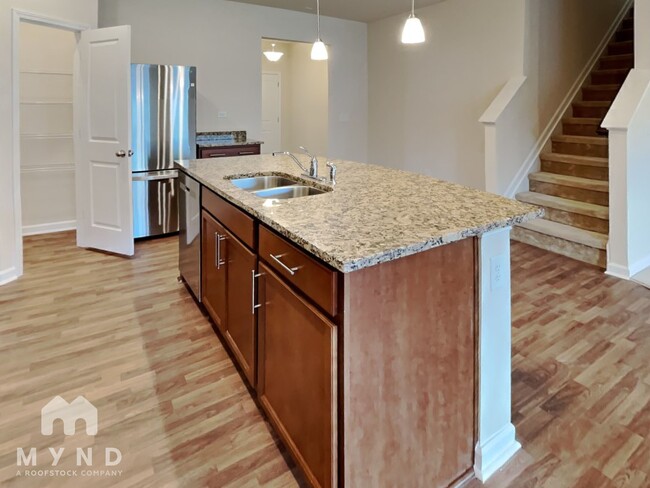 Building Photo - 4020 Table Rock Dr