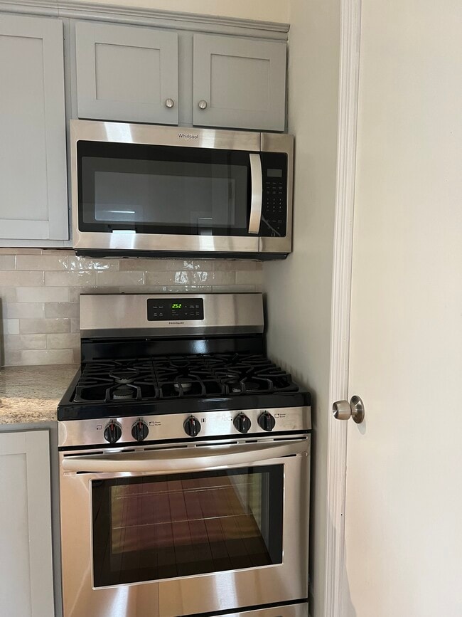 23 Vermont St Unit Second floor, Cranston, RI 02920 Apartments in