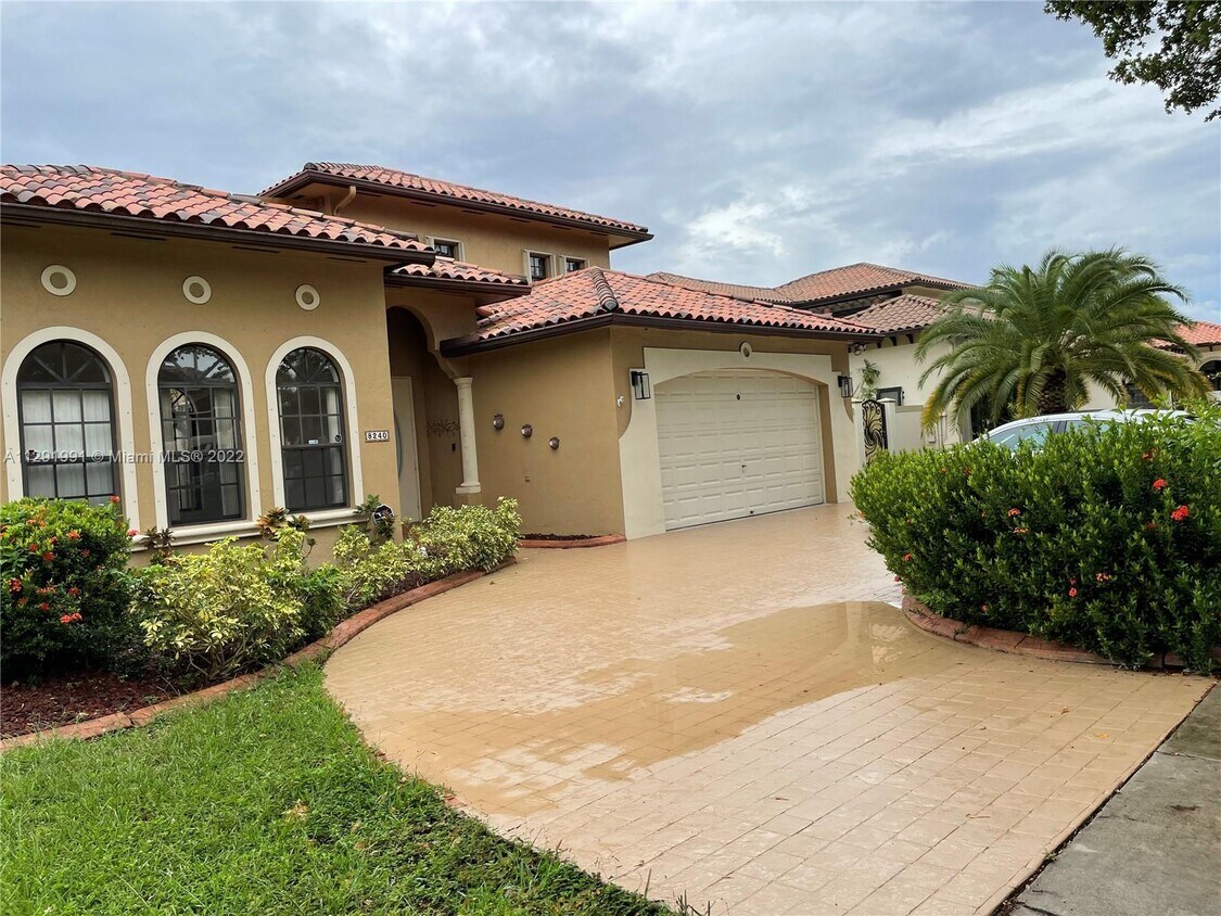 8240 NW 162nd St, Hialeah, FL 33016 House Rental in Hialeah, FL