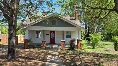 Building Photo - 2634 Barton St