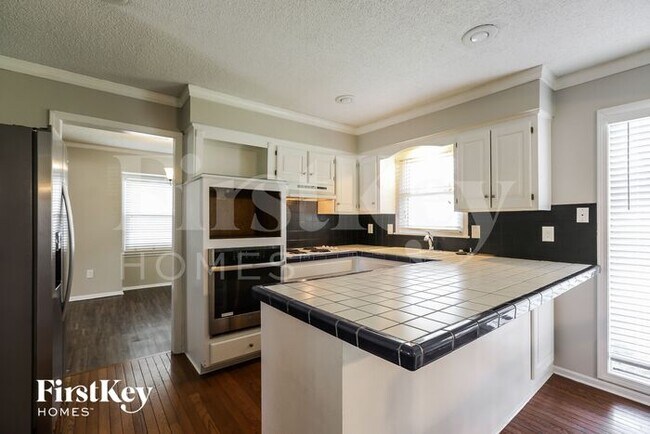 Foto del edificio - 15600 W 146th St