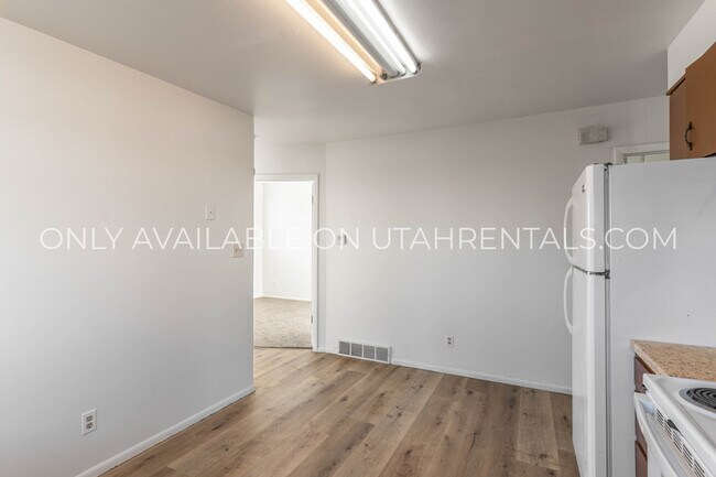 Foto del edificio - 263 1200 W