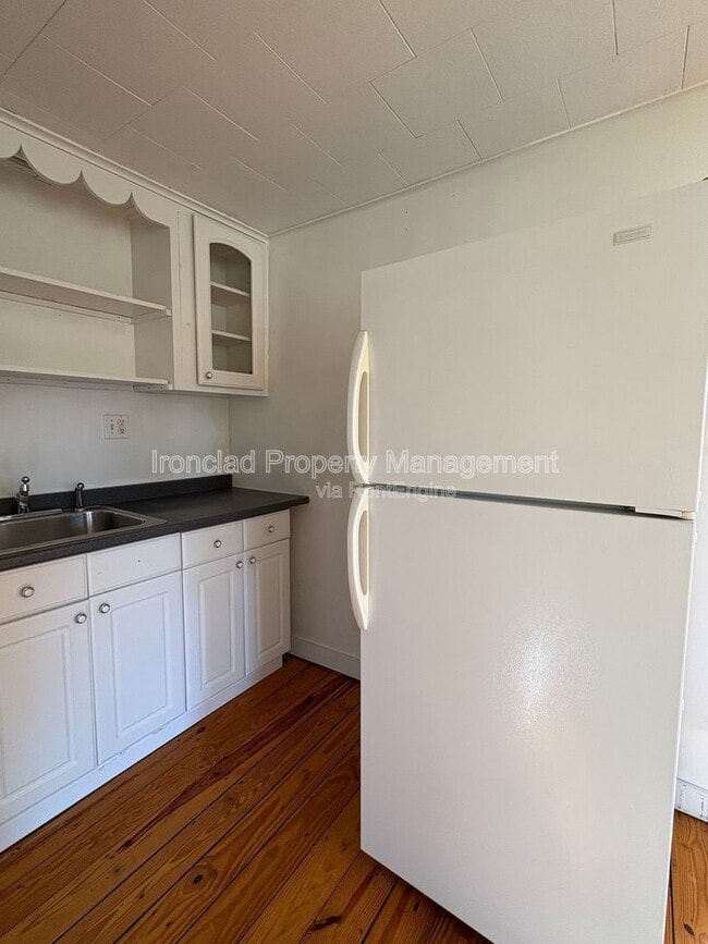 Building Photo - 10 High St