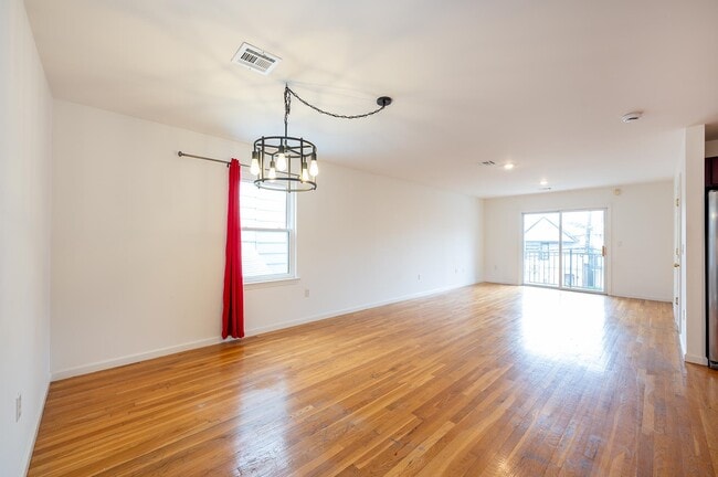 Foto del edificio - 108 CLAREMONT Ave