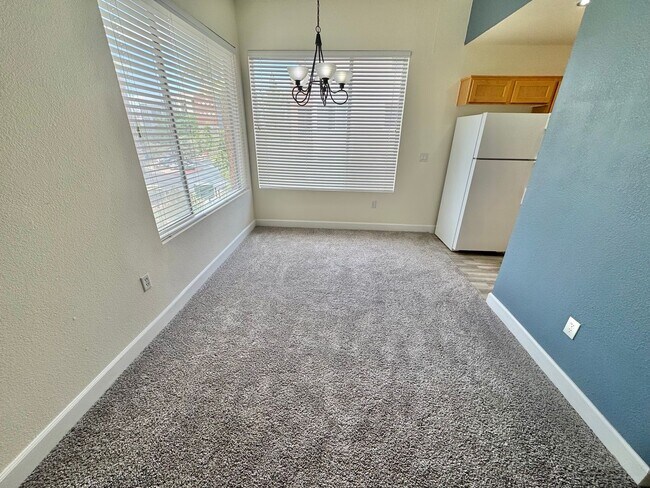 Foto del edificio - Guard-Gated spacious 2-Bedroom Condo Near the Las Vegas Strip