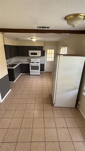 Foto del edificio - 1104 Sierra Dr