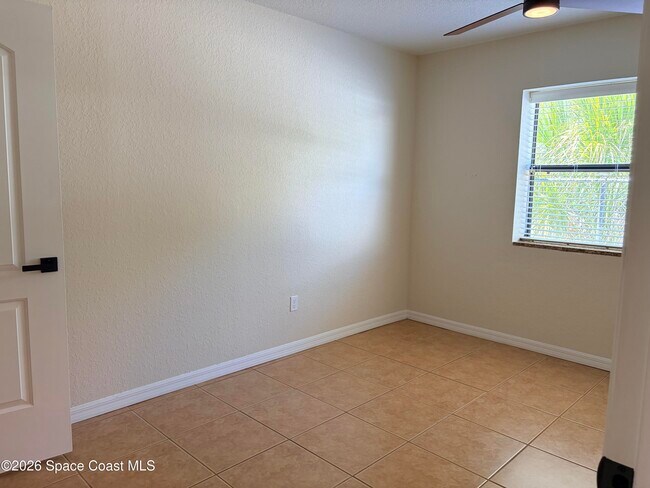 Foto del edificio - 1464 Guava Ave