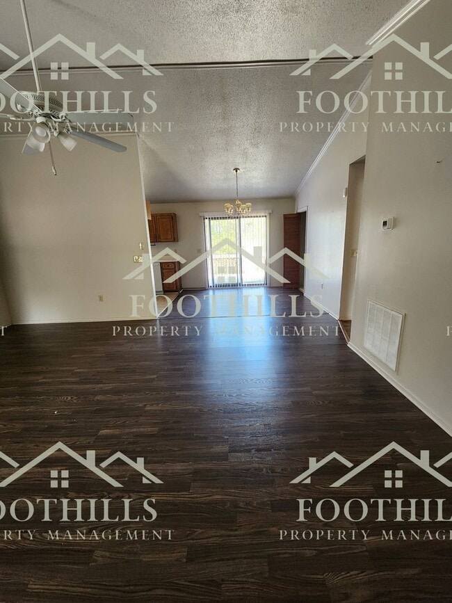 Foto del edificio - 702 Beagle Run