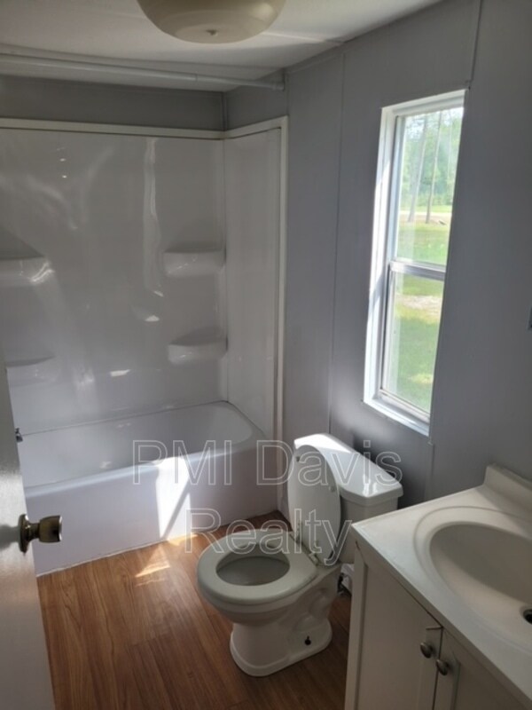 Foto del edificio - 4674 Mayflower St