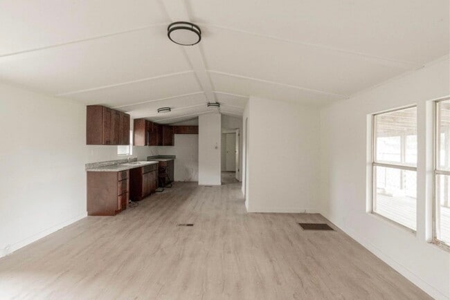 Building Photo - 2422 Avilion Ct