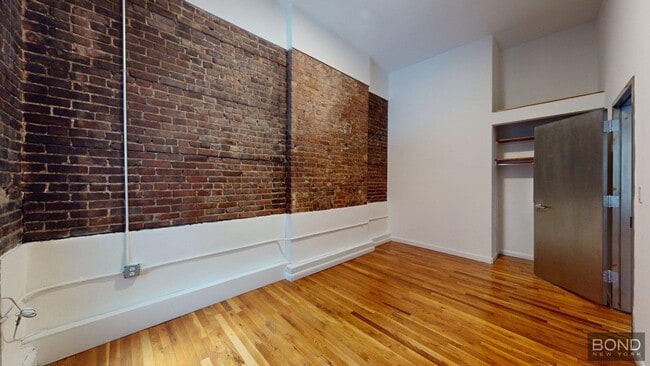 Building Photo - 816 Broadway