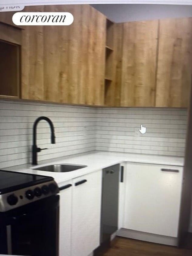 Foto del edificio - 413 Throop Ave