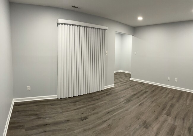 Building Photo - 548B Willow Turn