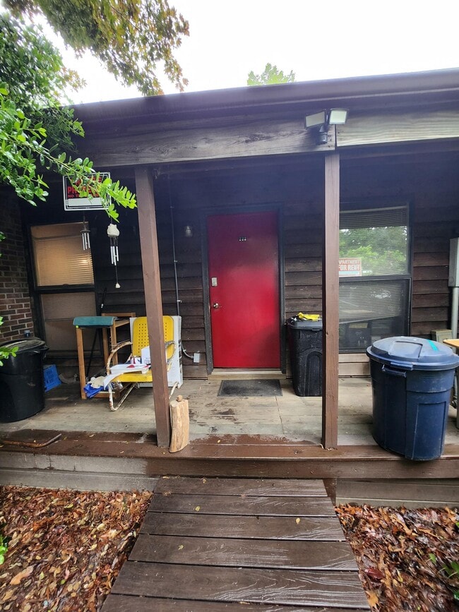Entrada principal en 222 Stribling Ave - 222 Stribling Ave