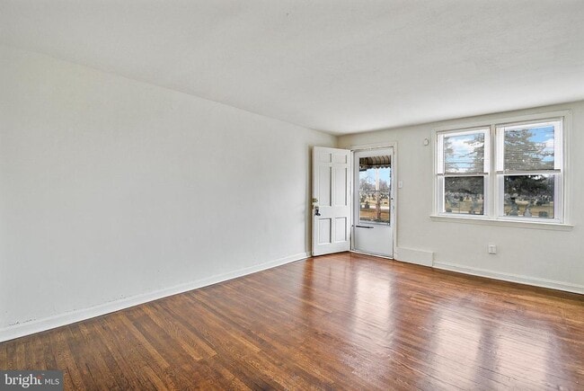 Building Photo - 1246 Wycombe Ave