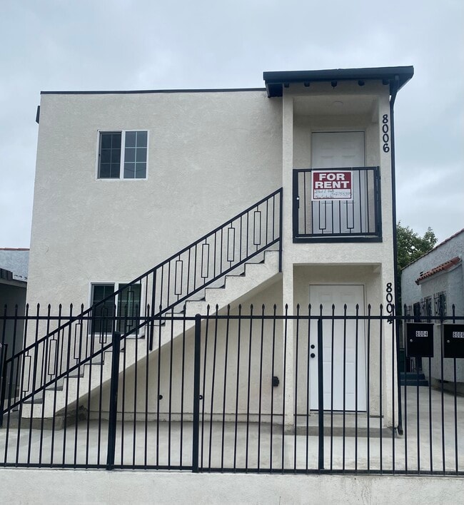 Building Photo - 8004 Towne Ave
