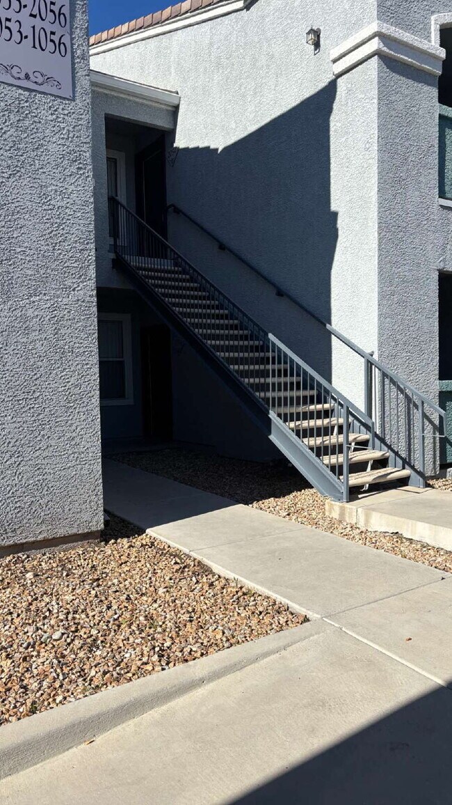 Building Photo - First-floor 1-bedroom condo available for immediate move-in.