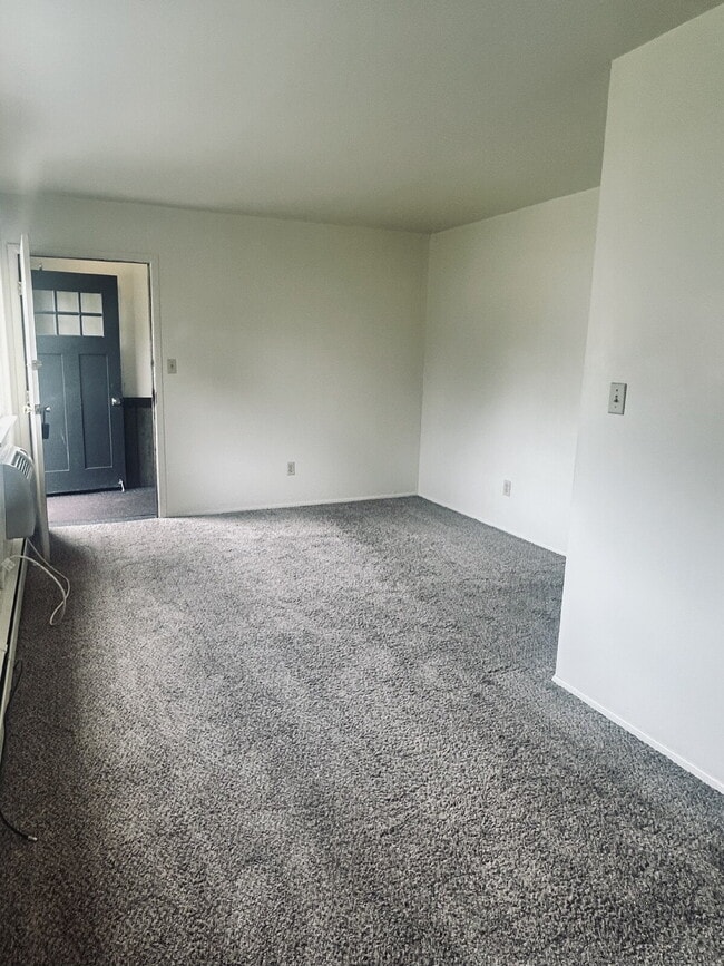 Building Photo - 1-Bedroom in Midland's Heart of the City $...