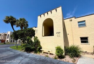 Building Photo - 1727 Minutemen Causeway