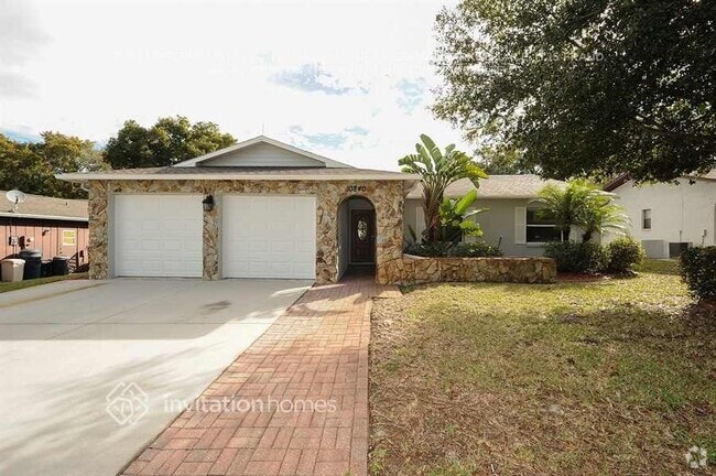 Building Photo - 10840 Peppertree Ln