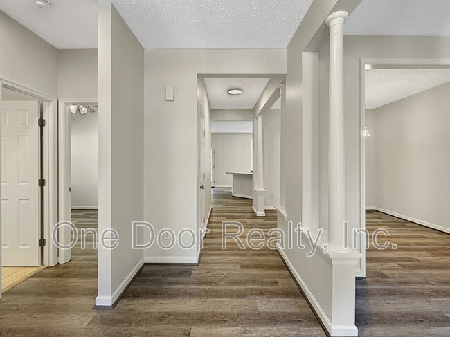 Photo - 6268 Chelsea Crescent House