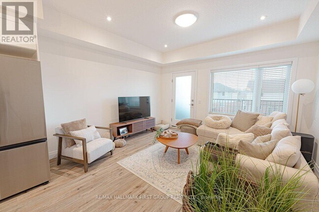 Photo du bâtiment - 12 Lily Ln