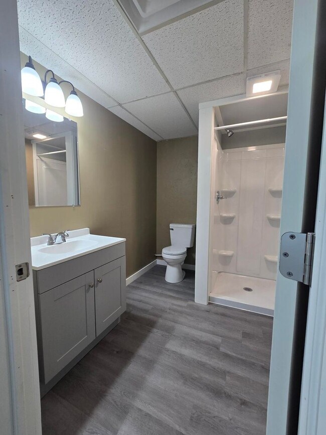 Foto del edificio - 118 W Main St