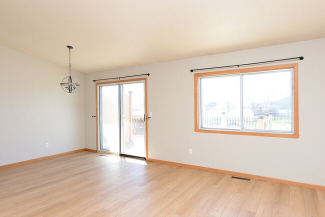 Building Photo - 5124 48th Ave S