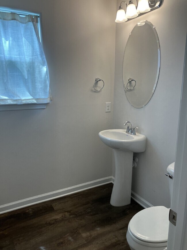 Foto del edificio - 499 Volunteer Park Road