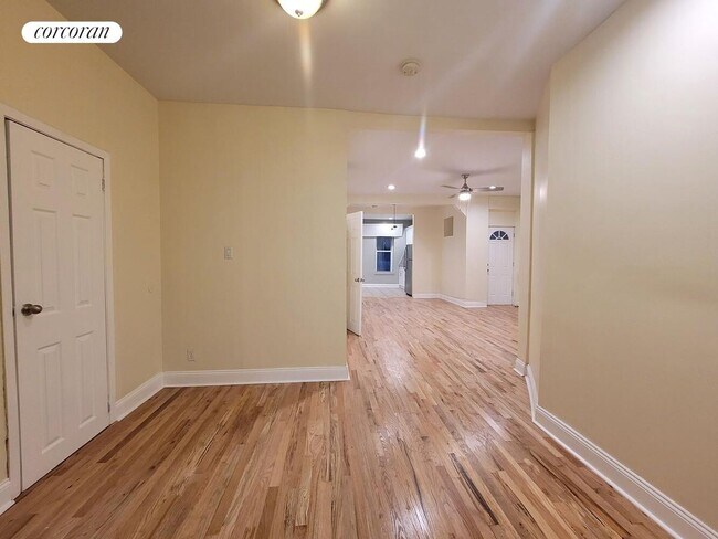 Foto del edificio - 656 MacDonough St